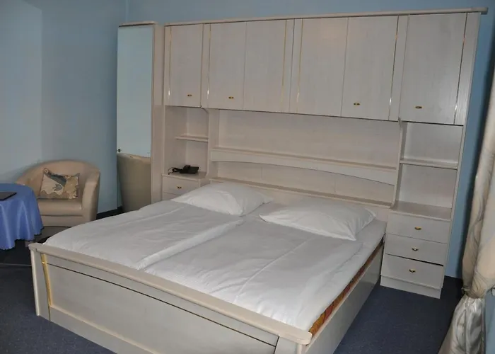 Hotel Pension Savoy near Kurfürstendamm Berlin